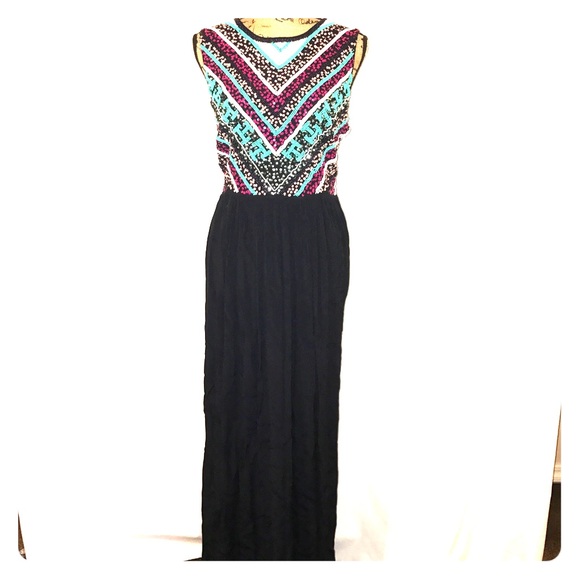 Hazel Beaded Maxi - Picture 2 of 8