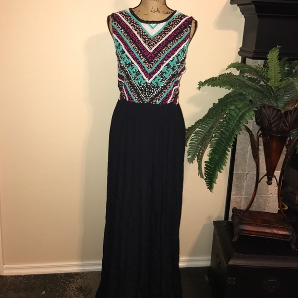 Hazel Beaded Maxi - Picture 3 of 8