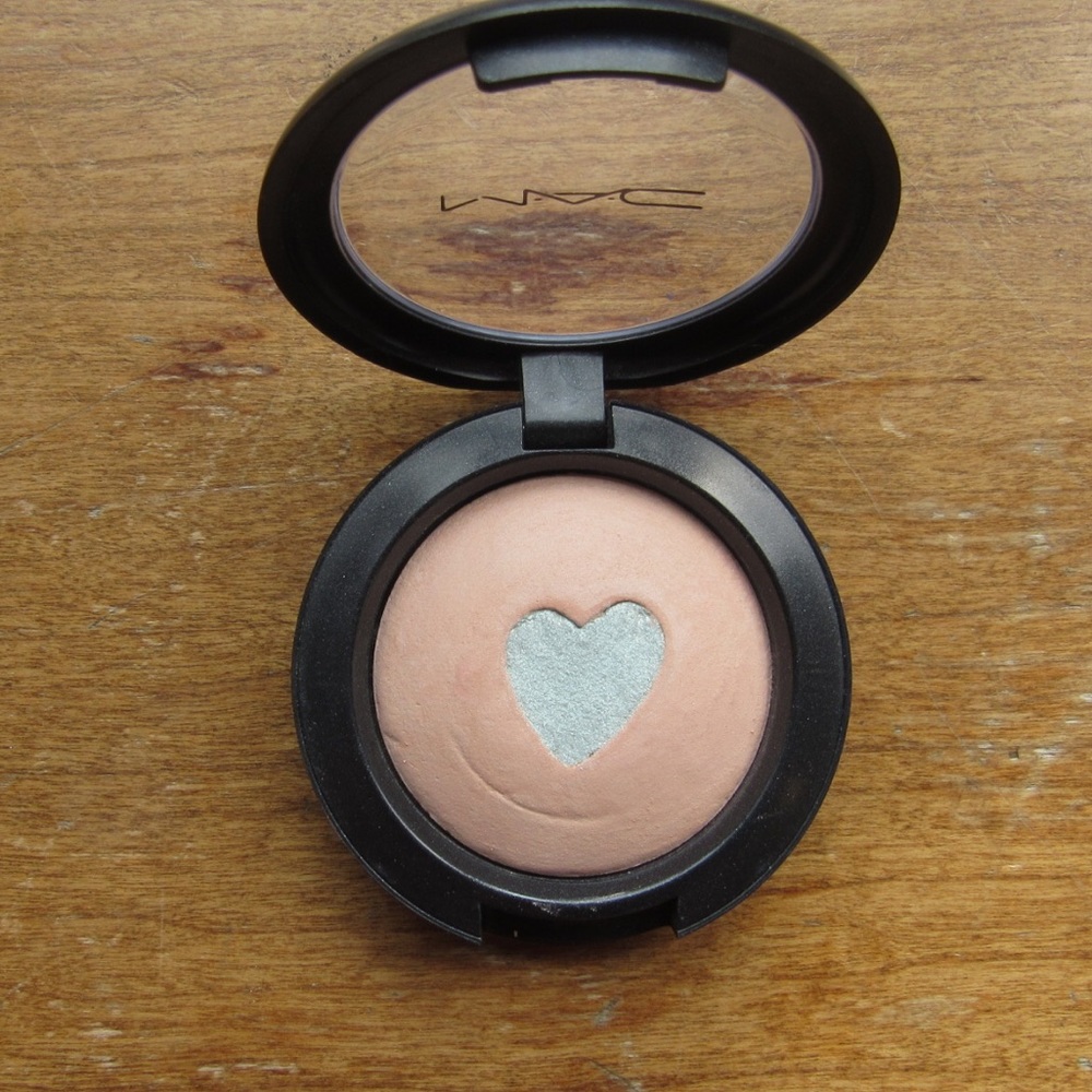Mac Cosmetics Blush/Highlighter in Miss Behave