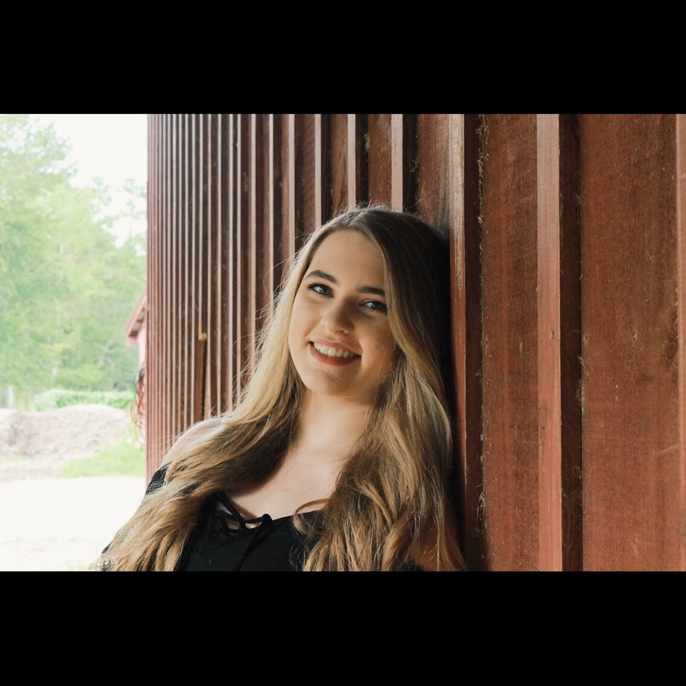 Meet your Posher, Emily