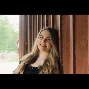 Meet your Posher, Emily