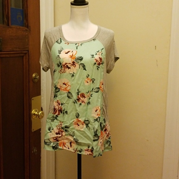 (1 S left!!) Soft Grey & Mint Floral Raglan Tee - Picture 3 of 3