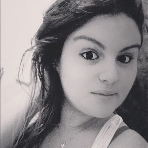 Meet your Posher, Daniela