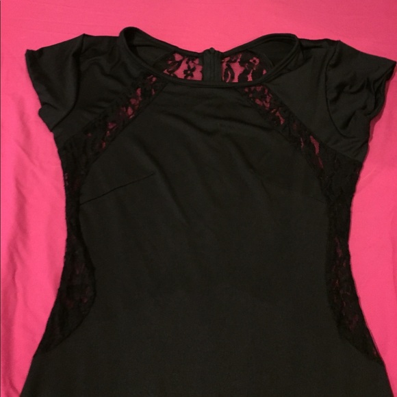 Black maxi w/lace accents on front and lace back - Picture 6 of 8