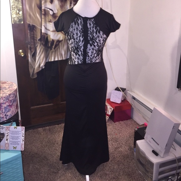 Black maxi w/lace accents on front and lace back - Picture 2 of 8