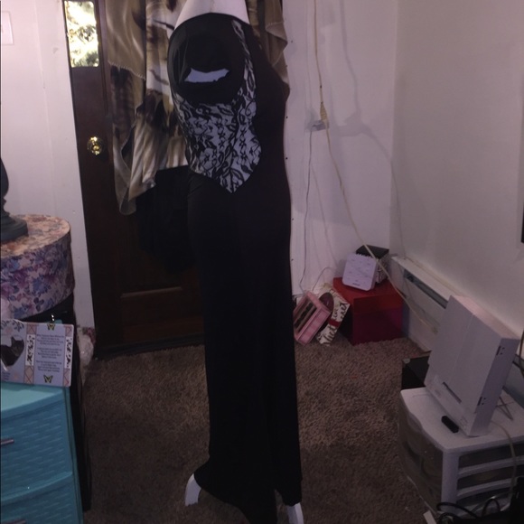 Black maxi w/lace accents on front and lace back - Picture 4 of 8