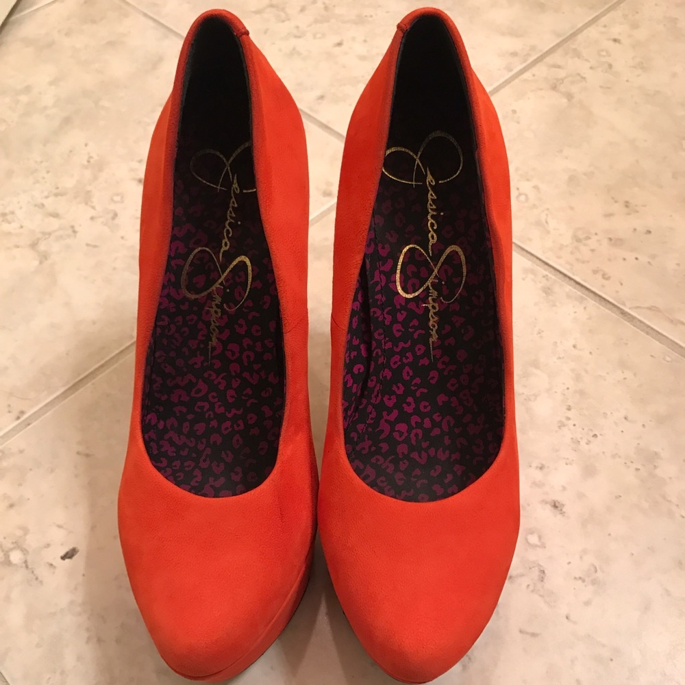 Jessica Simpson heels. Must go!