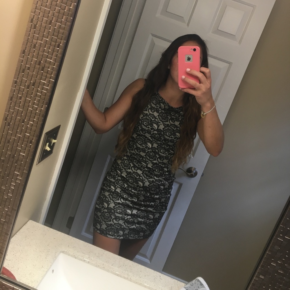 Dress with lace look a like design! ▪️🤍▪️