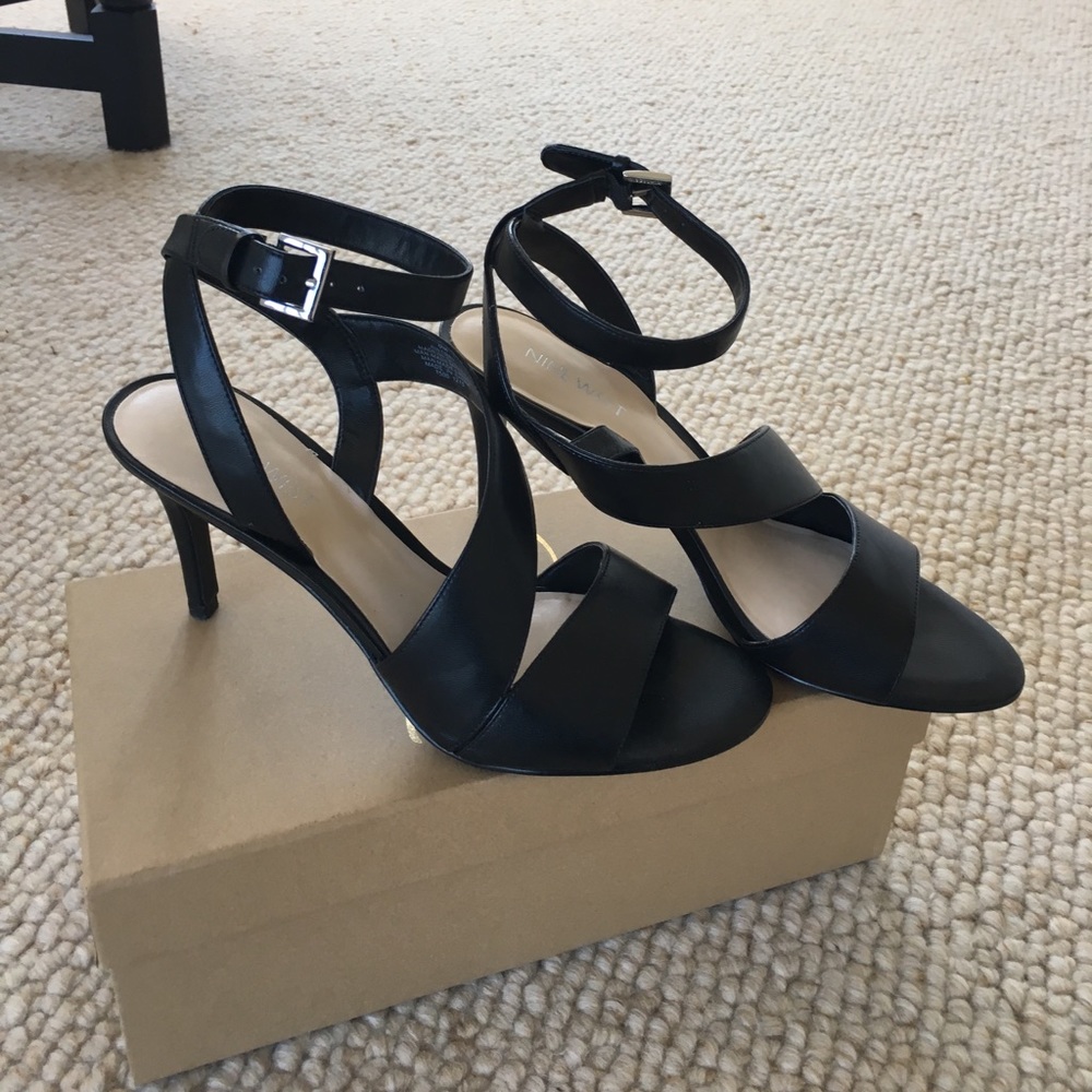 NINE WEST blk ankle strap heel size8M
