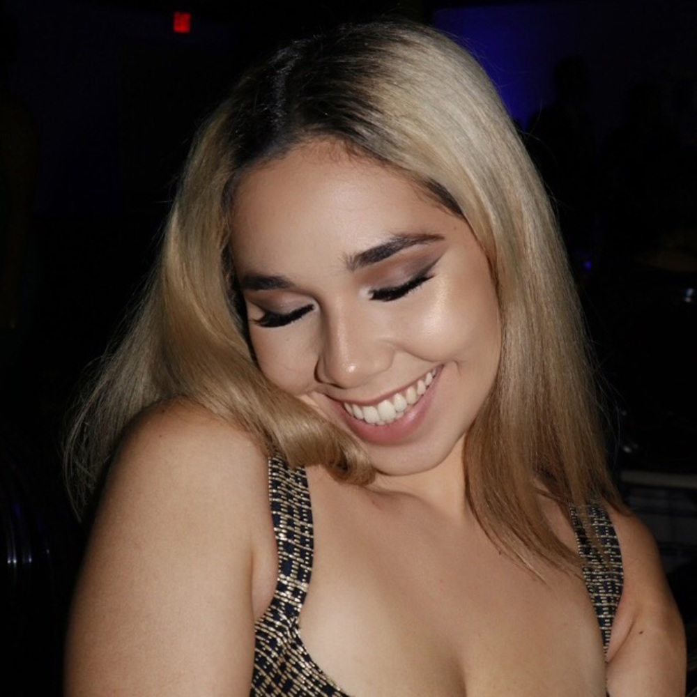 Meet your Posher, Alejandra