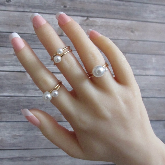 ICONIC LEGEND Multi Sized Pearl Midi Ring Set NWT - Picture 2 of 4