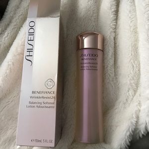 SHISEIDO Benefiance WrinkleResist softener