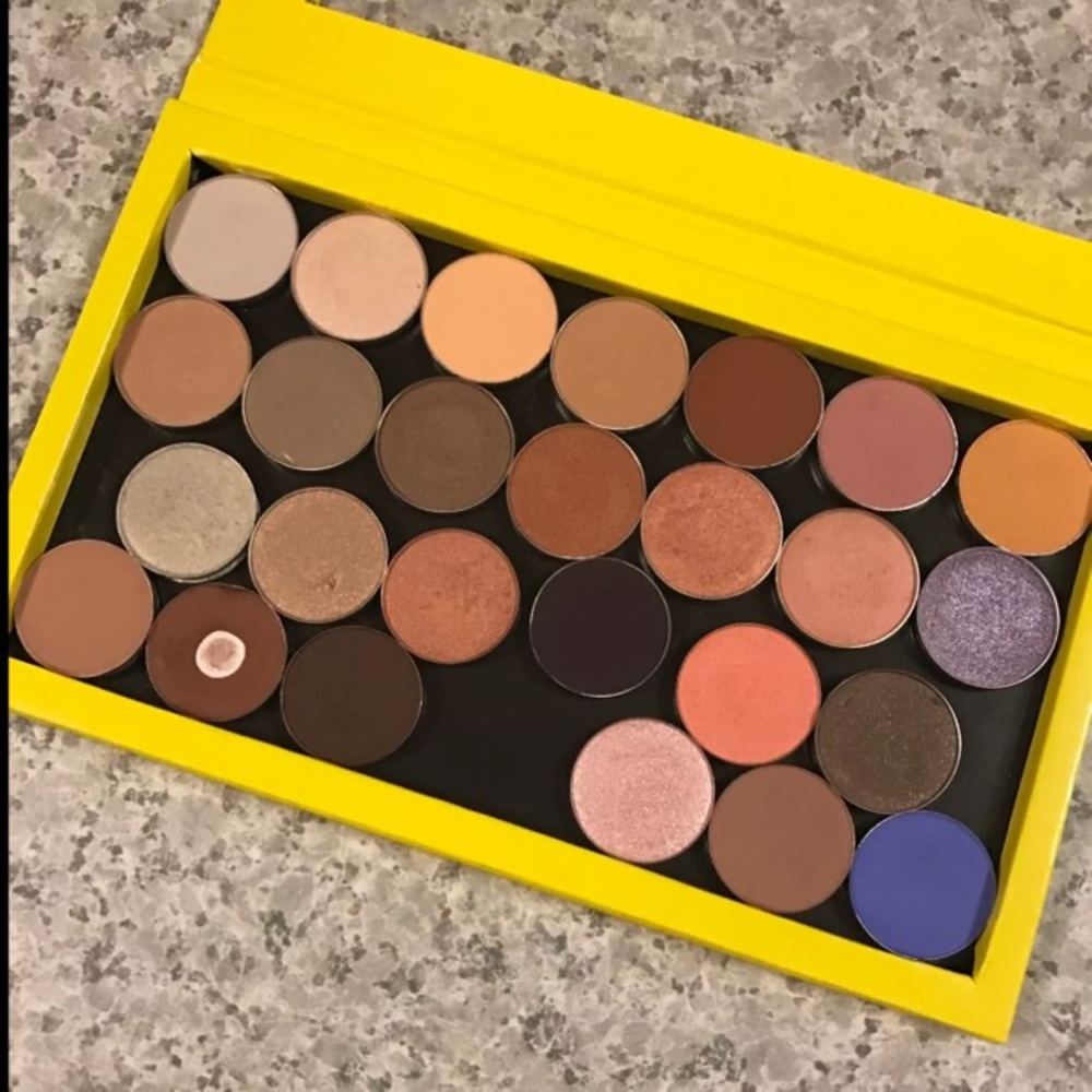 SOLD! Like New Single Eyeshadows