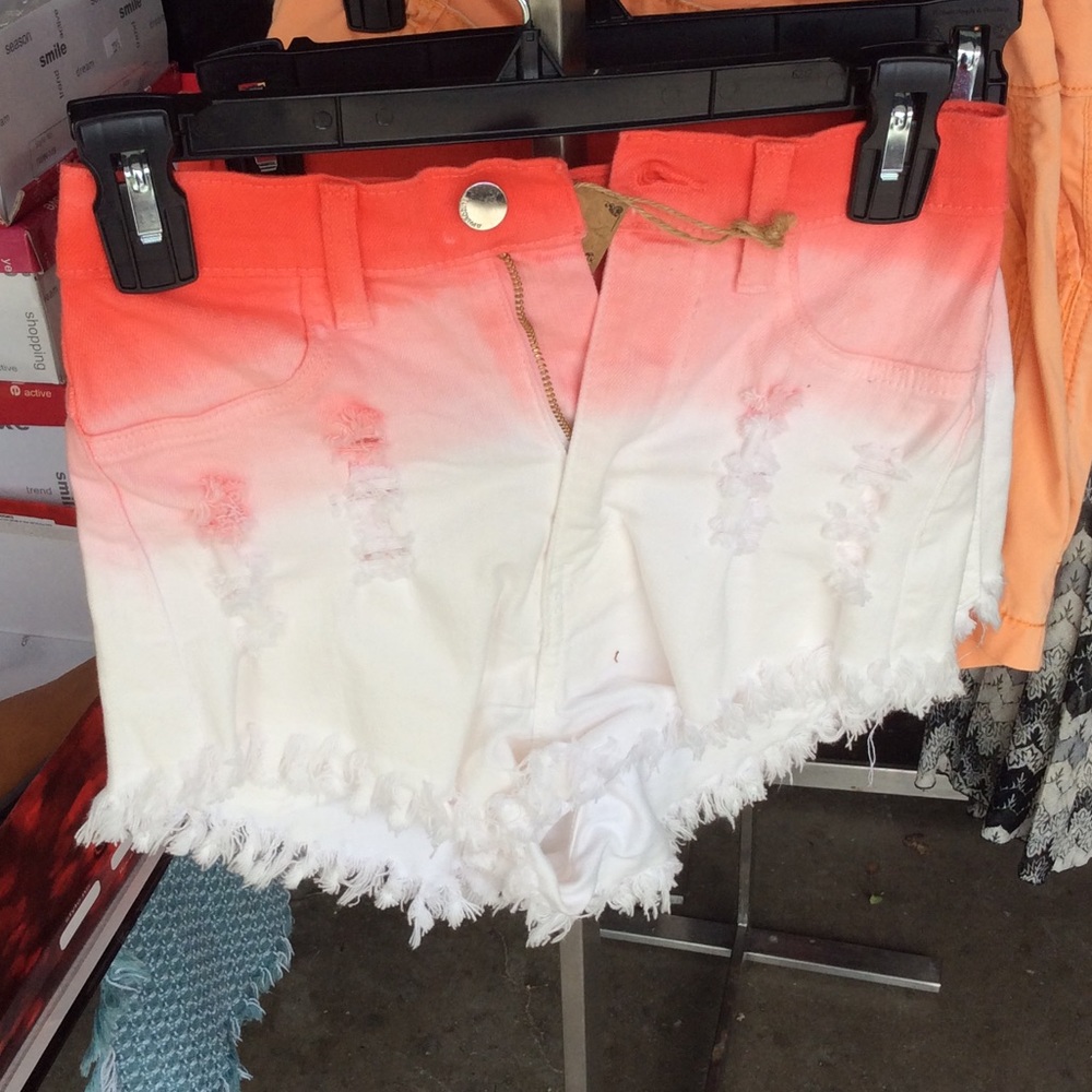 Coral high waisted ombré shorts