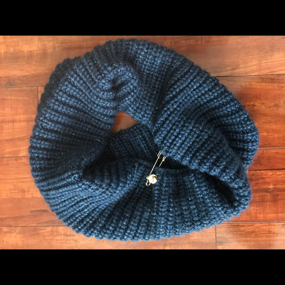 ❗️ Last Chance ❗️Coach infinity scarf.