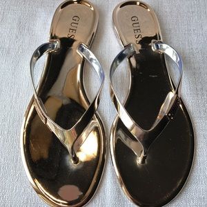 GUESS FLIP FLOPS