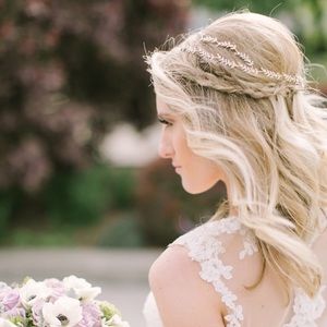 Stunning gold bridal hairpiece