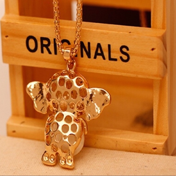 🌻SALE🌻🆕 Elephant Crystals & Opal Belly Necklace - Picture 3 of 5