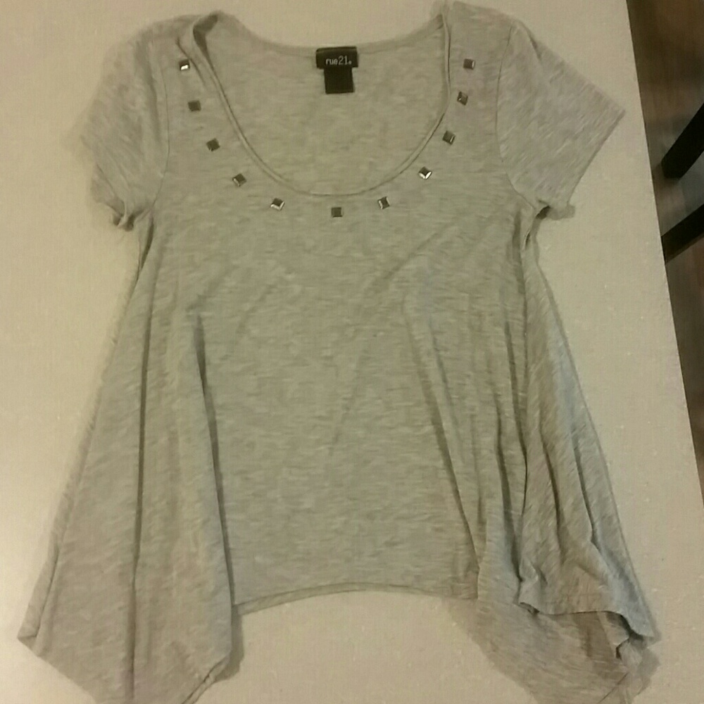 Rue 21 tee