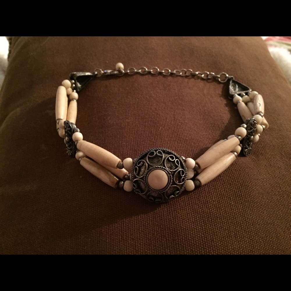 SOLD☀️Beaded Choker
