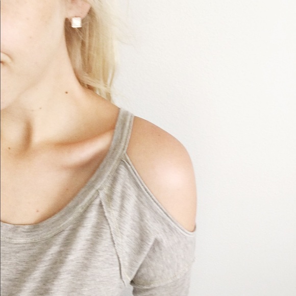 Lace Peplum Cold Shoulder Top - Picture 5 of 5