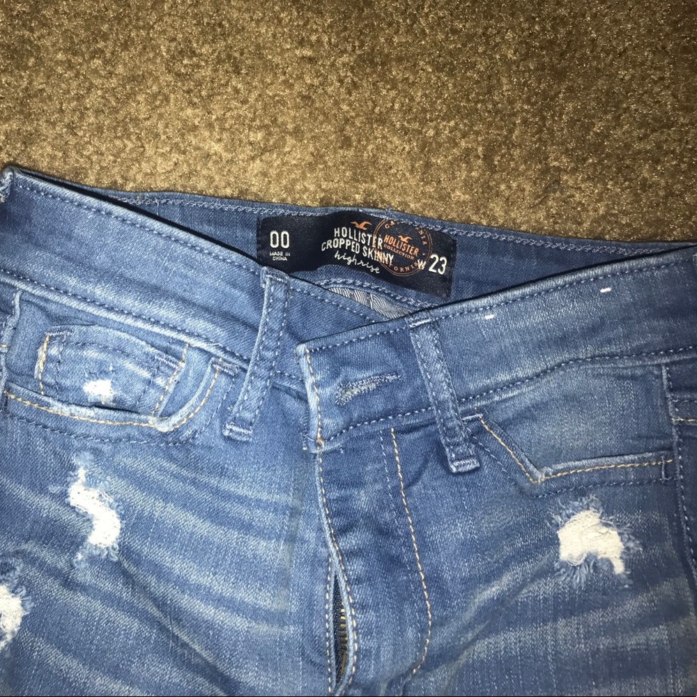 Hollister size 00 short crops