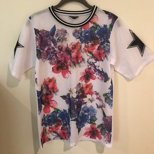Graphic floral jersey top with starred sleeves