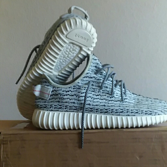 Adidas

Yeezy Boost 350

Turtledove main image 4