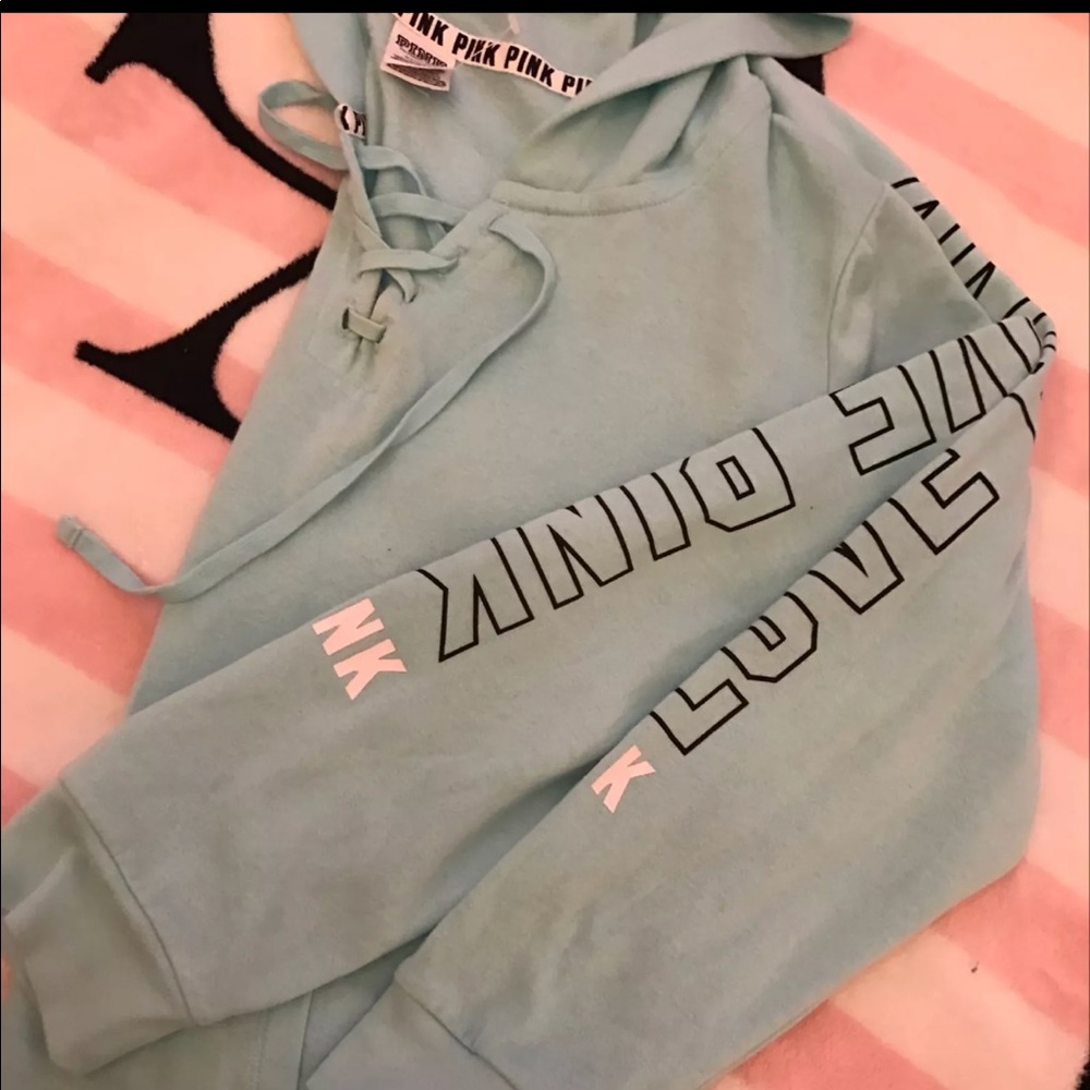 VS PINK LACE UP CAMPUS PULLOVER.