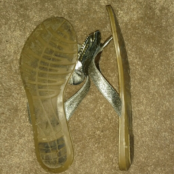 Metallic Flower Flip Flops - Picture 2 of 2