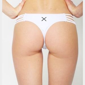 ISO white boutine la bottoms