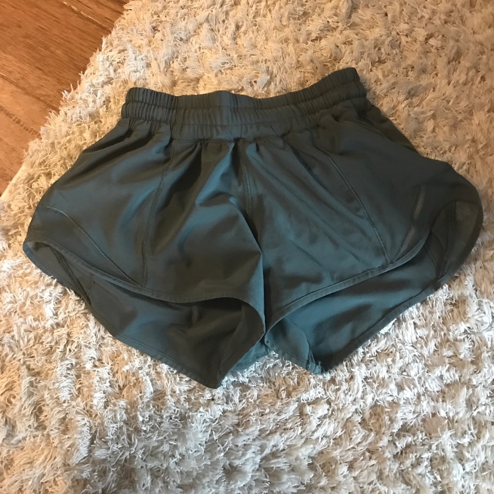 size 2 lululemon shorts