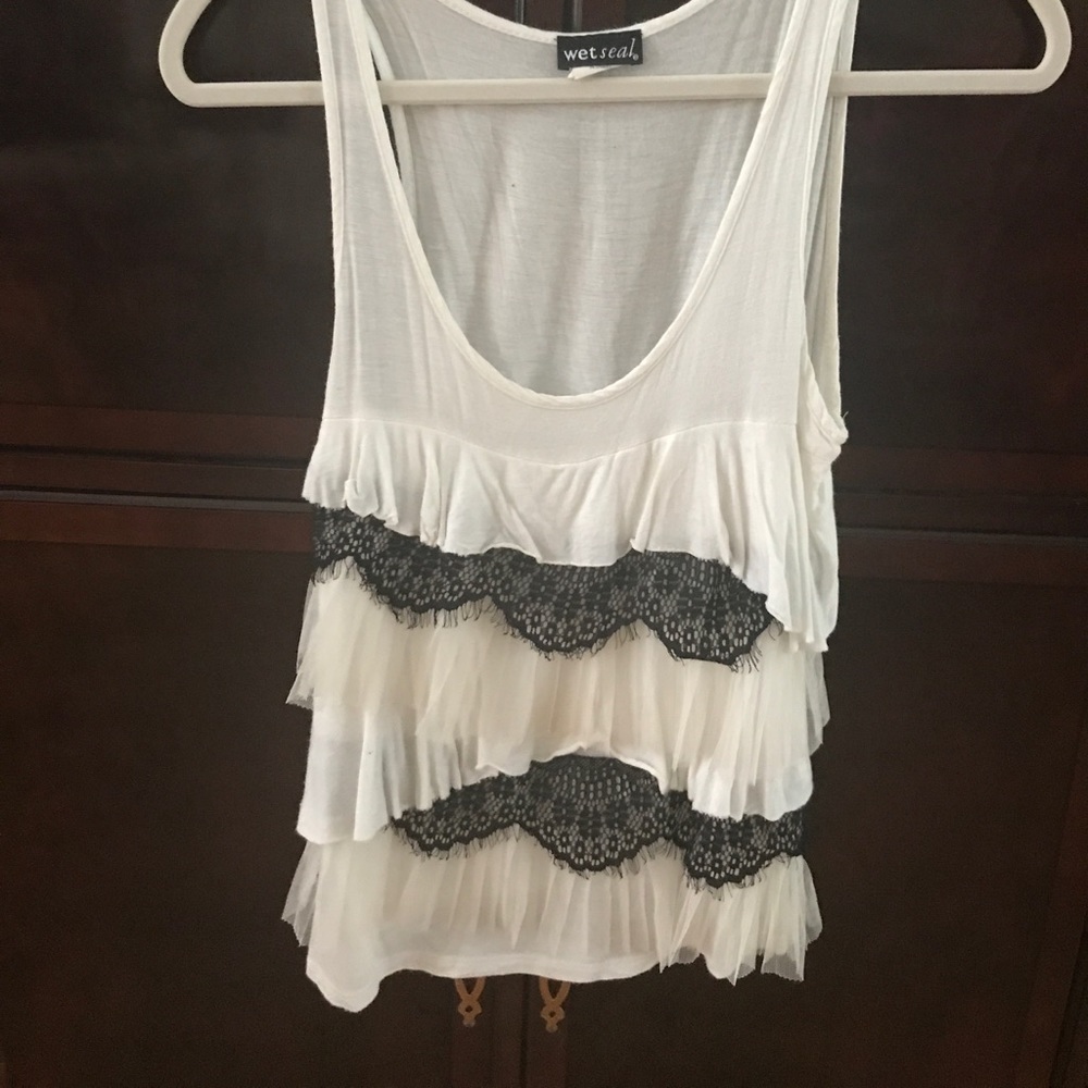 We Seat Lace ruffle tank