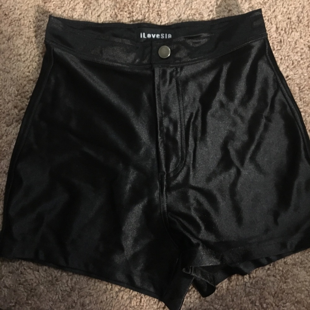 Hot pants
