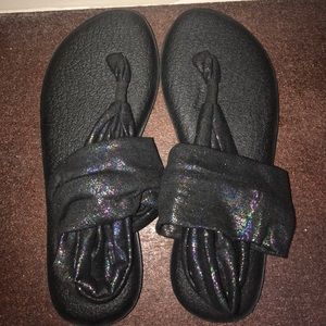 Sanuk yoga shoes