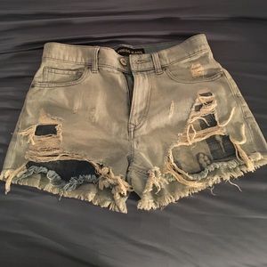 ☀️ High waisted Jean shorts