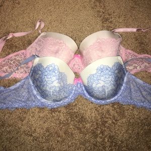 2 Victoria Secret bras