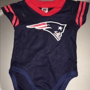 NWOT baby onesie "patriots"