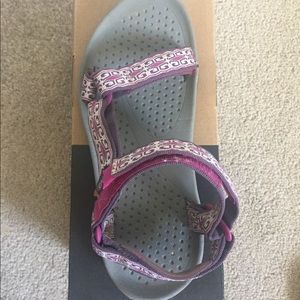 Teva hurricane size 8 sandals