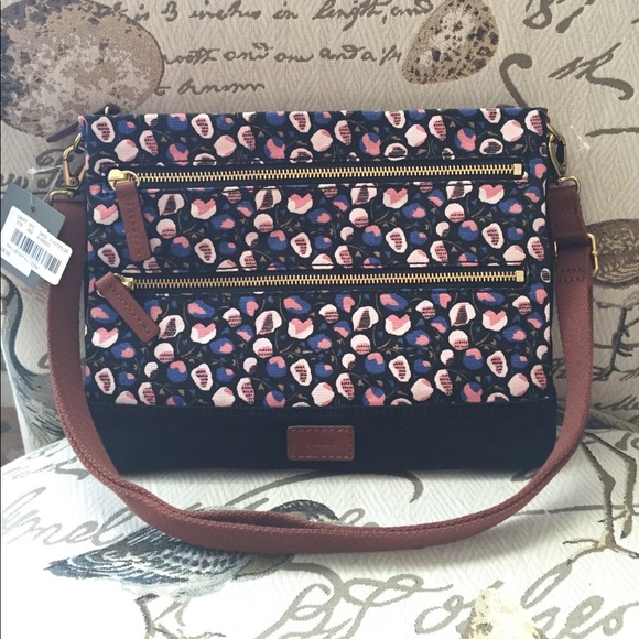 Fossil Handbags - NWT!!  Fossil Passport Crossbody