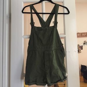 BRANDY MELVILLE Olive green overalls!
