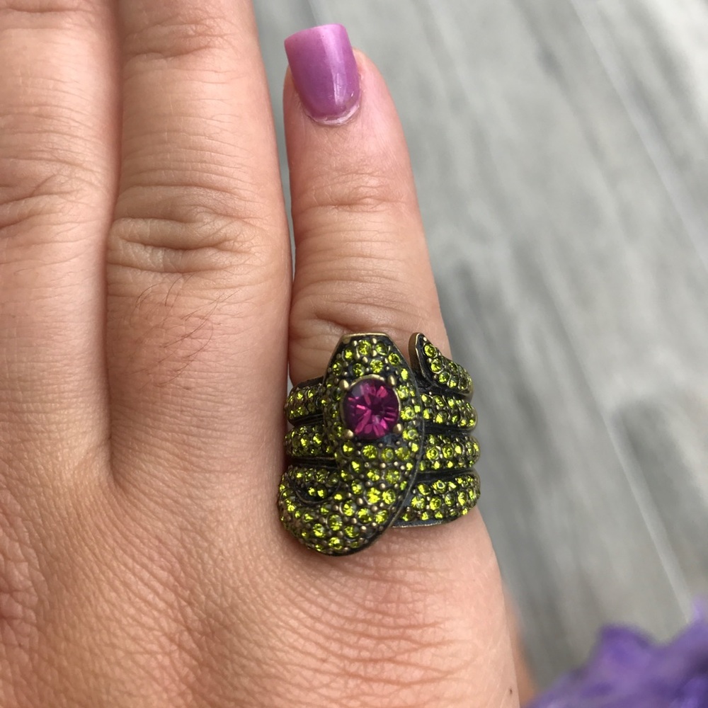 Super cute crystal coiled snake ring.