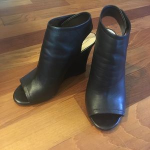 Aldo black wedges