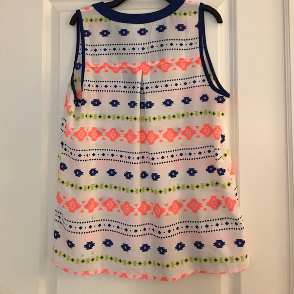 Sleeveless Aztec Blouse - Picture 2 of 3