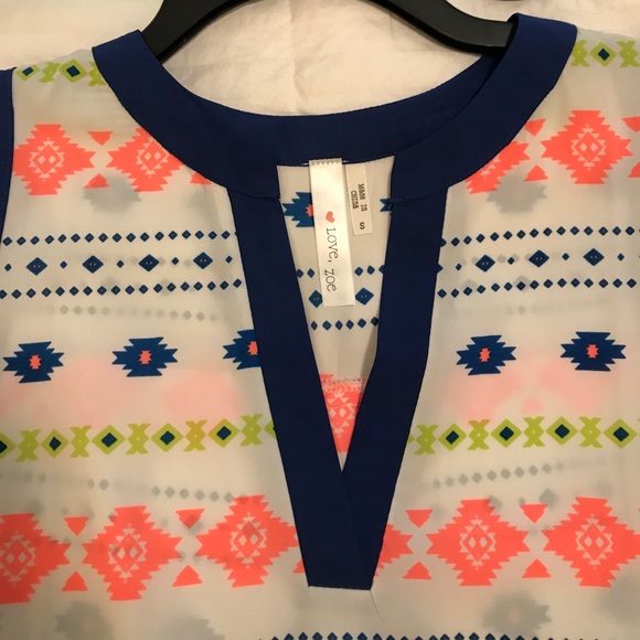 Sleeveless Aztec Blouse - Picture 3 of 3