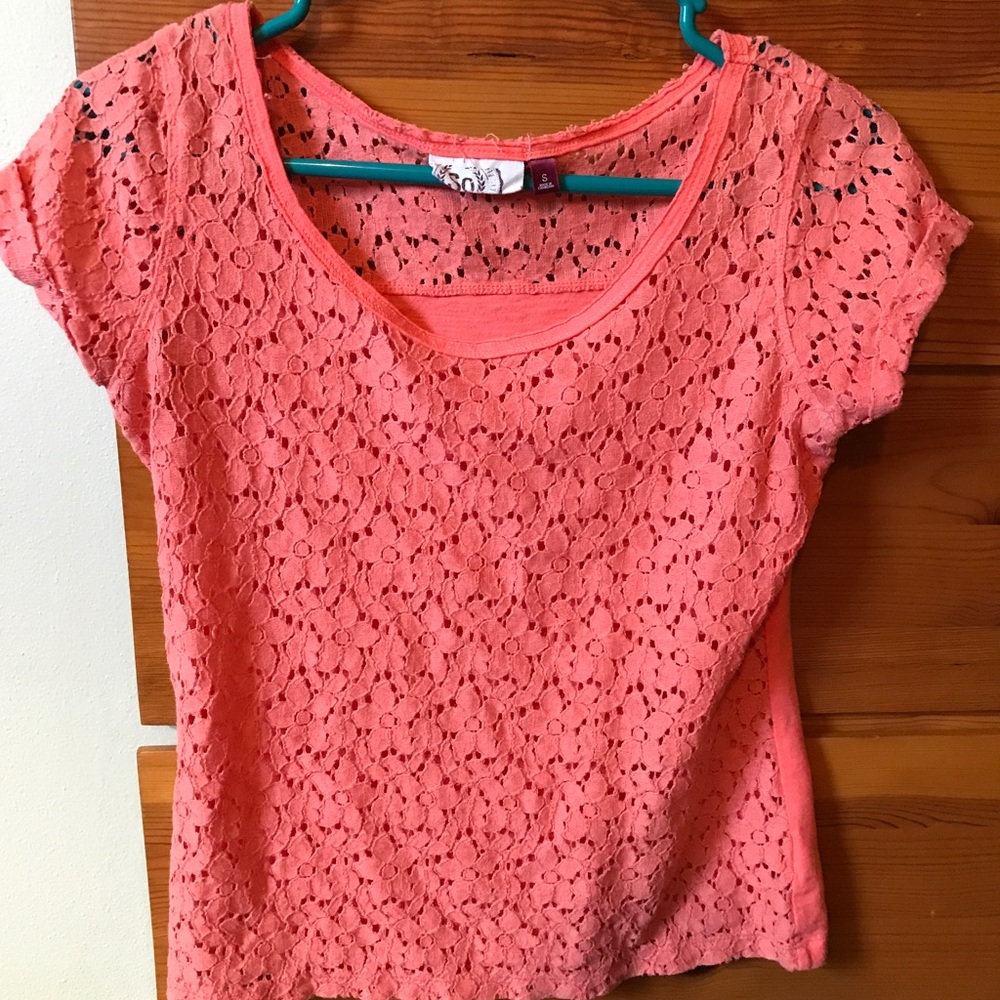 SO lace tee