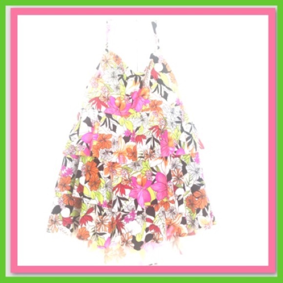 island Escapes Other - Flattering tankini top