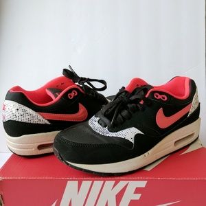 Air Max 1 Sneakers Retro Hearts Shoes Black Rare