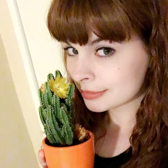 Meet your Posher, Michaela - Picture 2 of 3