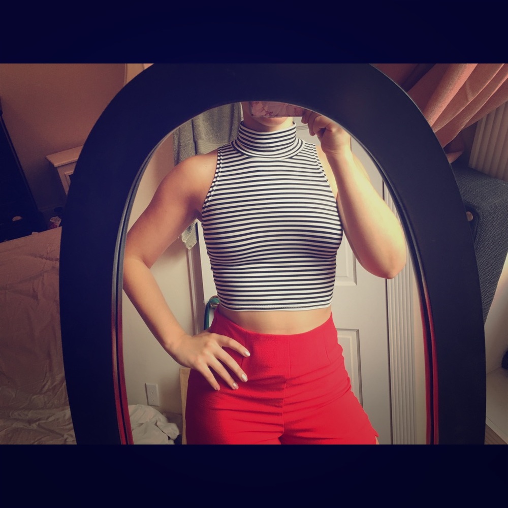 Turtleneck crop top!